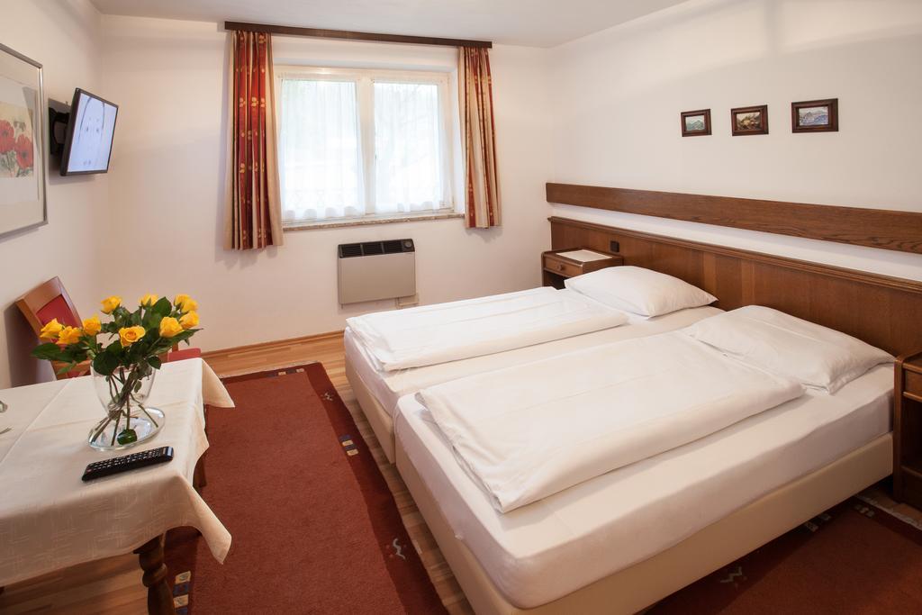 Gaestehaus Sunkler Golling an der Salzach Szoba fotó